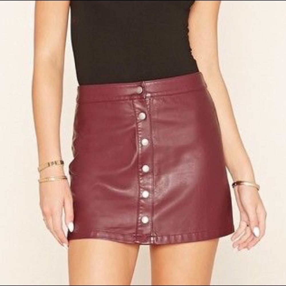 maroon skirt forever 21 never worn